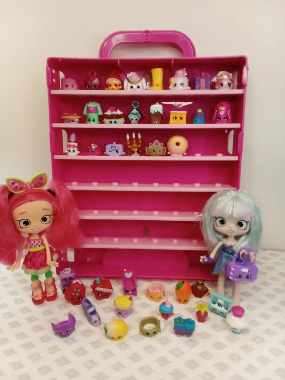 Shopkins bag-mixed Over 30 +2 Dolls. Case Not For Sale